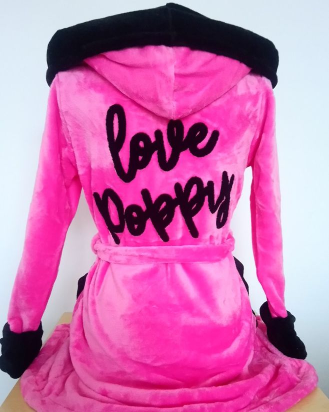 Vyberte si z našej ponuky kvalitných dámskych županov🥰💗 Tieto župany sú kvalitne prepracované, dokonale Vás zahrejú👍 a sú...