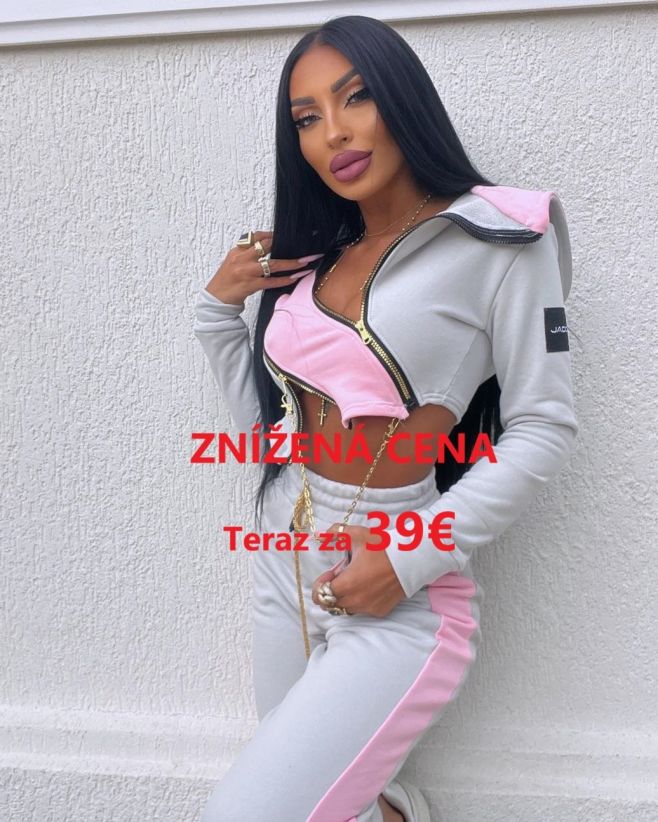 Krásna sivo ružová🩶🩷crop bunda s retiazkou teraz za cenu 39€👍V ponuke aj nohavice v AKCII za 22€🔥 Dostupné jedine u nás 👇...