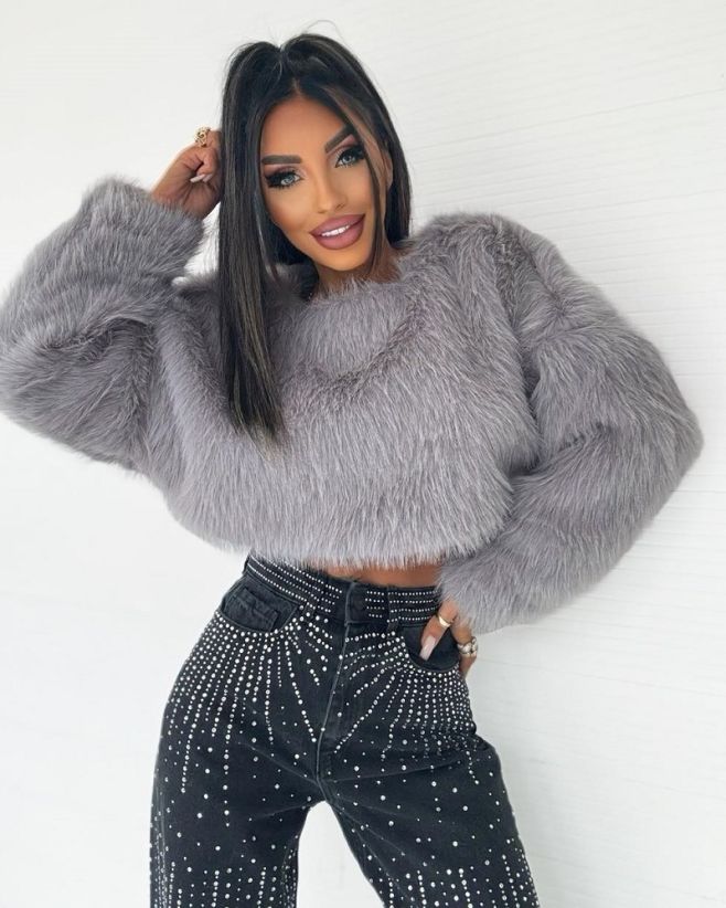 Moderné dámske čierne džínsy😉 zdobené 💎kamienkami✨💎 Vhodné pre vyššie dámy. Tieto rifle s vysokým pásom opticky predĺžia...