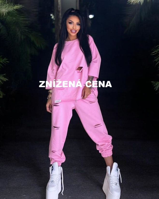 Potrhaný svetlo ružový komplet🩷 teraz s - 15 % ZĽAVOU🔥🔥 Veľkosti XS, S, M. Dostupný jedine u nás 👇👇 www.modanicol.sk...